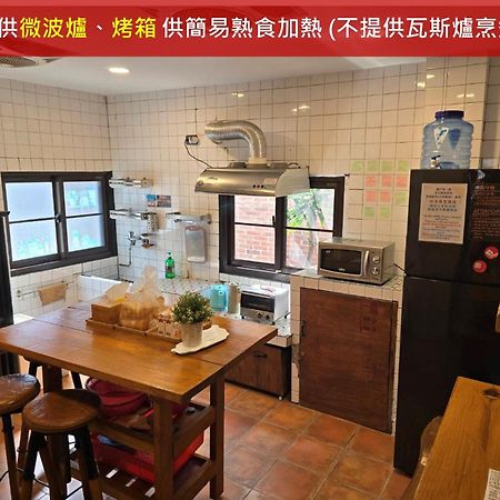 Old Wow老屋瓦共享民宿hostel 桃園市民宿074號 Longtan Buitenkant foto