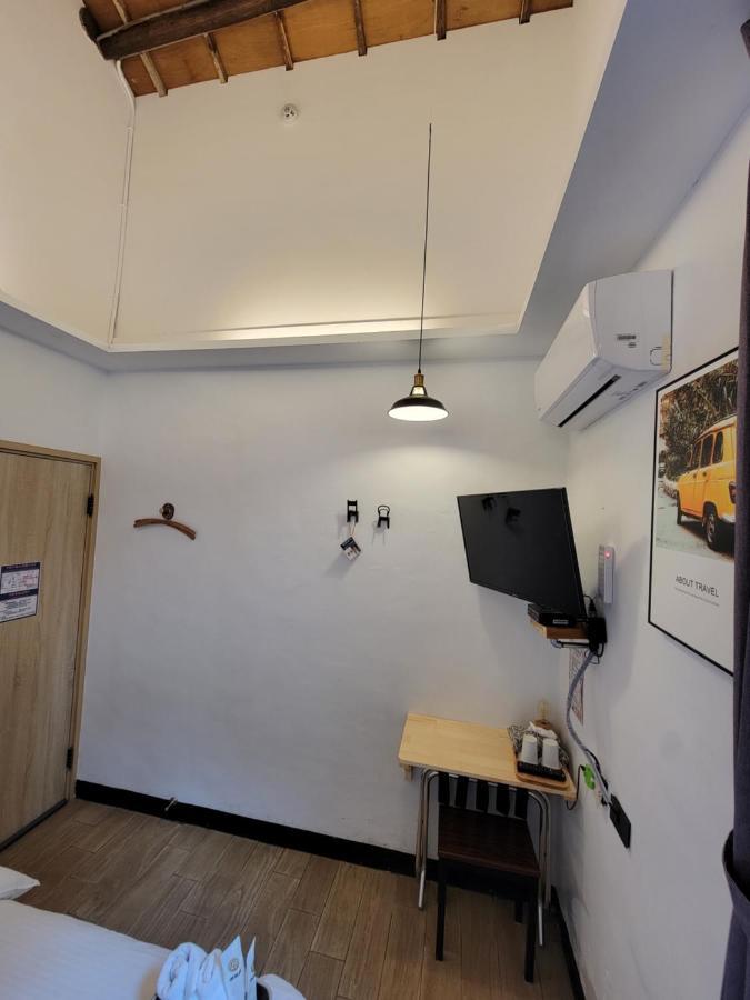 Old Wow老屋瓦共享民宿hostel 桃園市民宿074號 Longtan Buitenkant foto